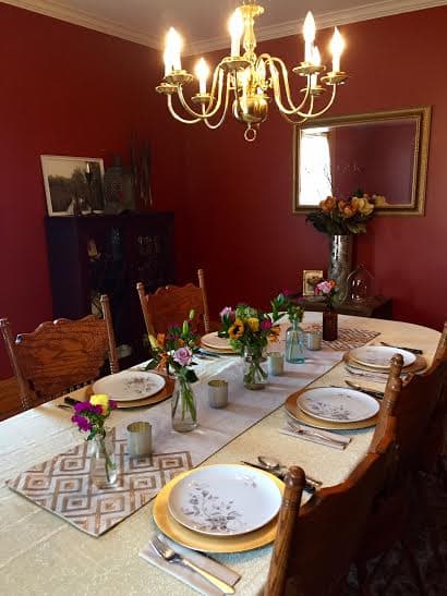 Elegant Dining Table Setting